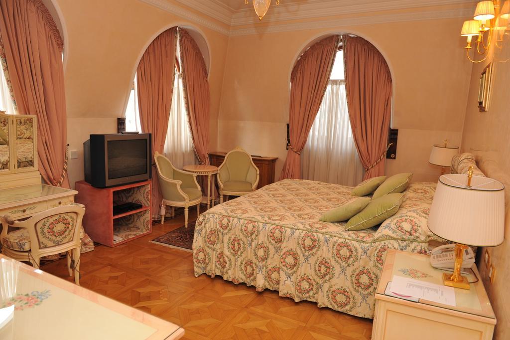 Villa Jelena Belgrad Oda fotoğraf